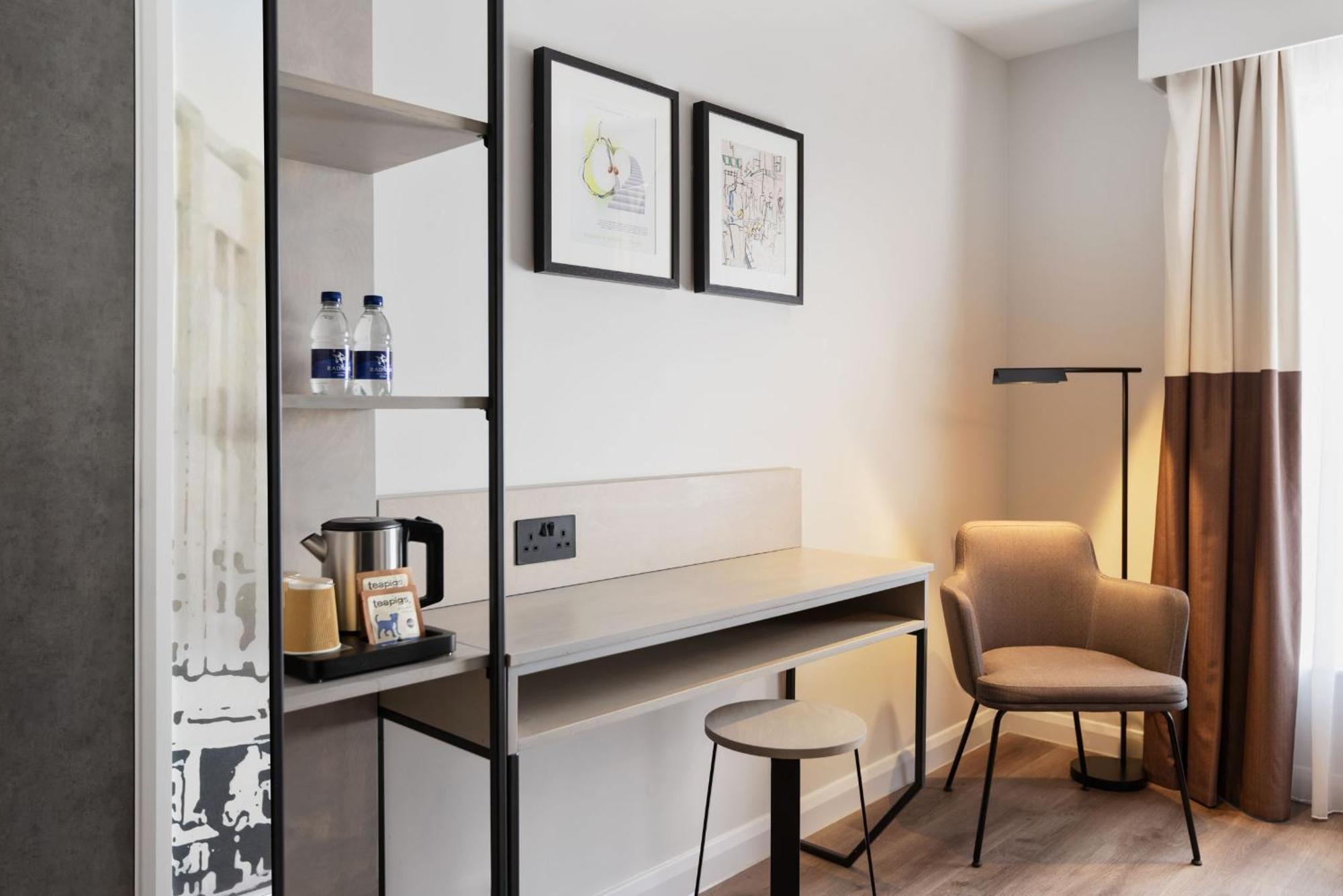 Spark By Hilton London Romford Kültér fotó