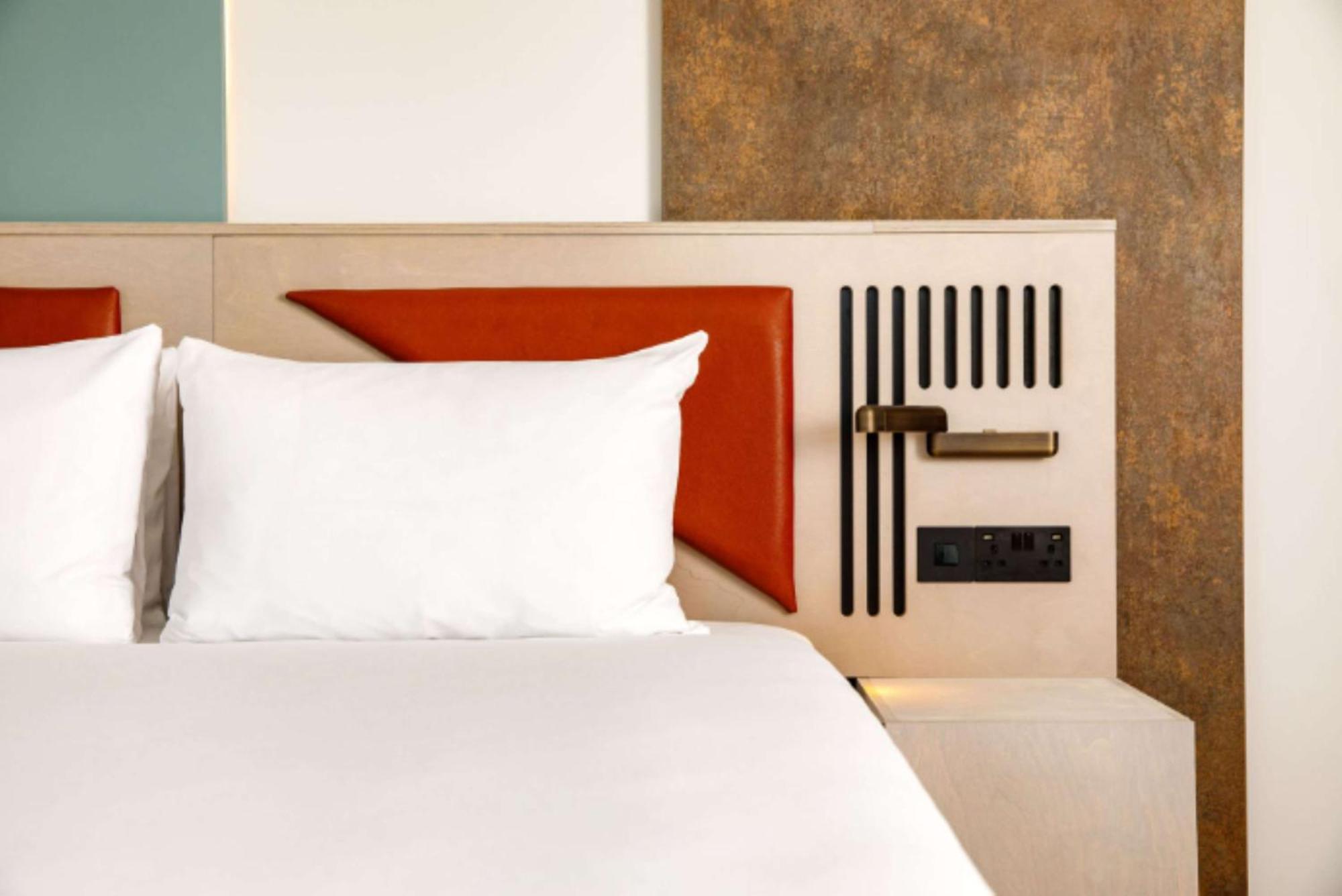 Spark By Hilton London Romford Kültér fotó